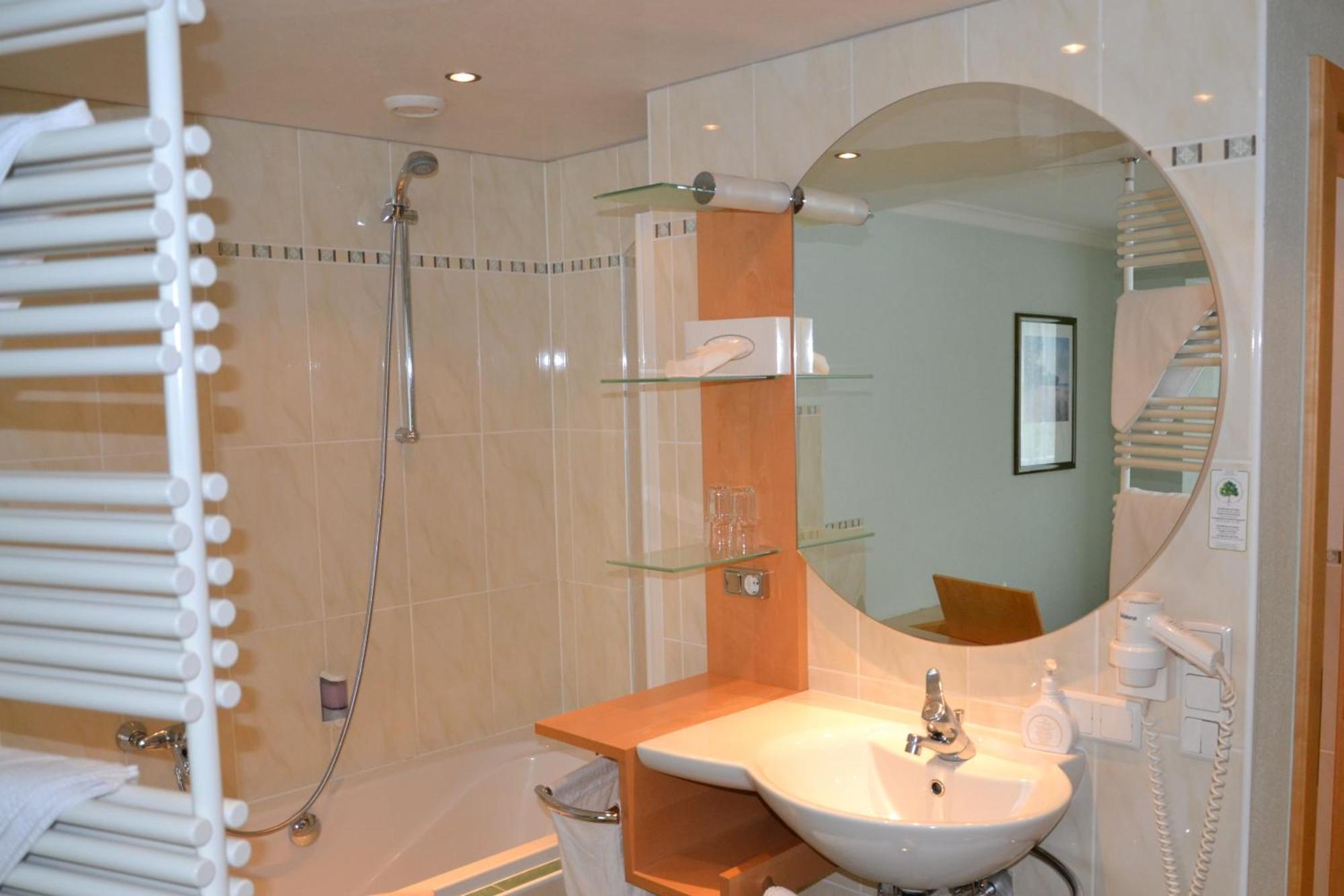 Hotel Alpina Nature-Wellness فينس المظهر الخارجي الصورة